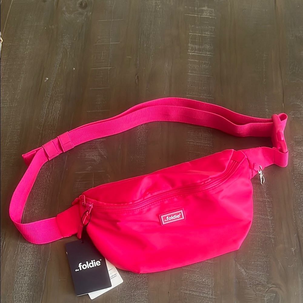 NWT  Vibrant Pink Crossbody SlingBag